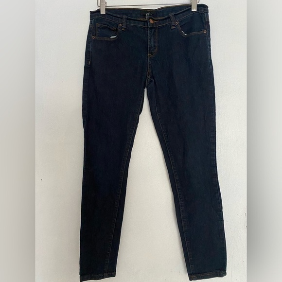 FOREVER 21 DARK WASH SKINNY JEANS SIZE 28 - Picture 1 of 3
